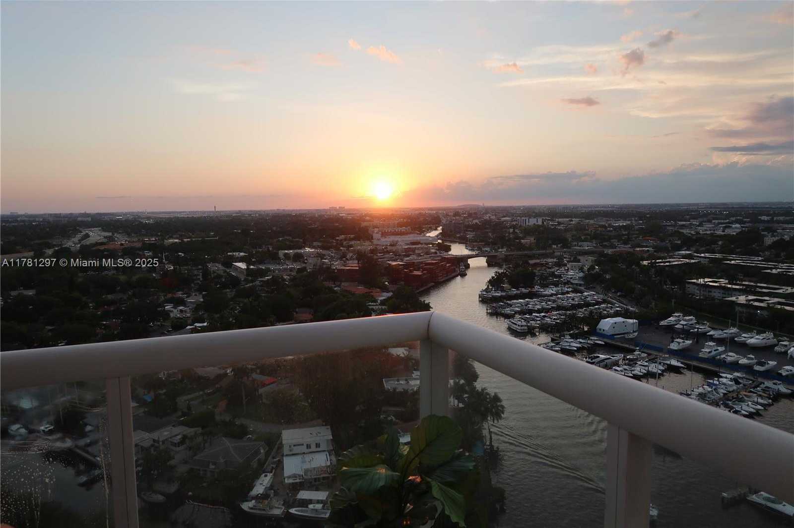 Small Image of 1861 NORTH WEST S RIVER DR #1505, Miami Number 14