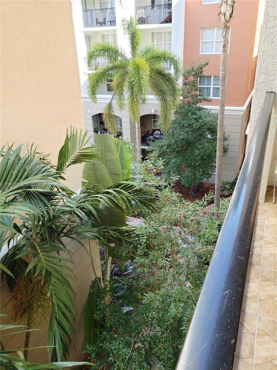 Small Image of 17125 NORTH BAY RD #3403, Sunny Isles Beach Number 10