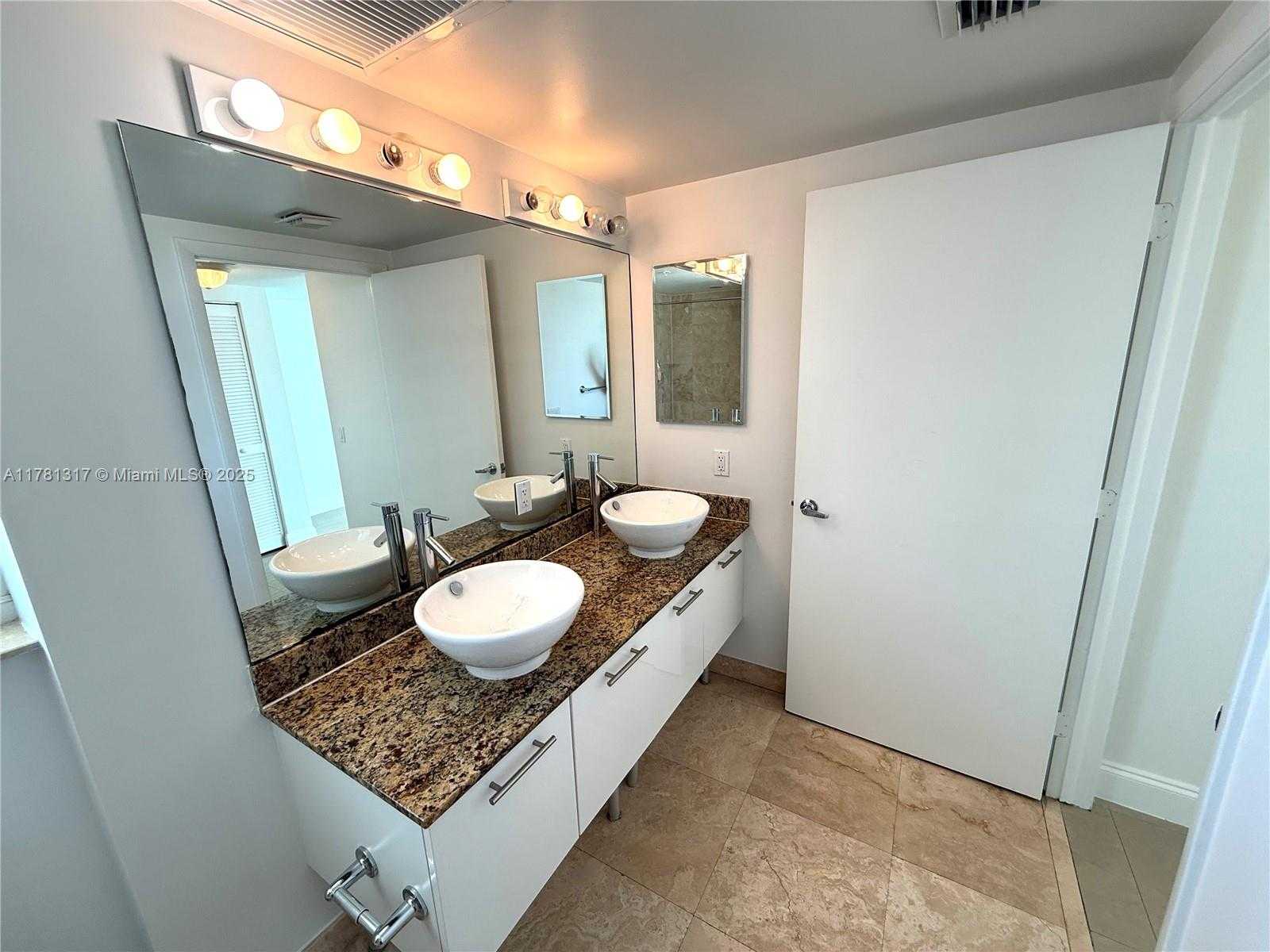 Small Image of 41 SOUTH EAST 5TH ST #1617, Miami Number 12