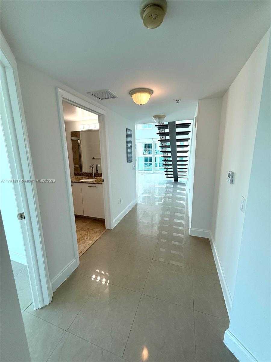 Small Image of 41 SOUTH EAST 5TH ST #1617, Miami Number 9