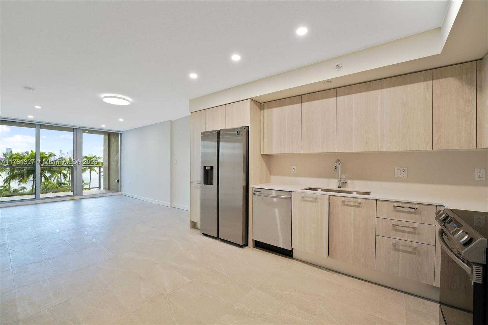 Small Image of 1500 BAY RD #N-0507, Miami Beach Number 2