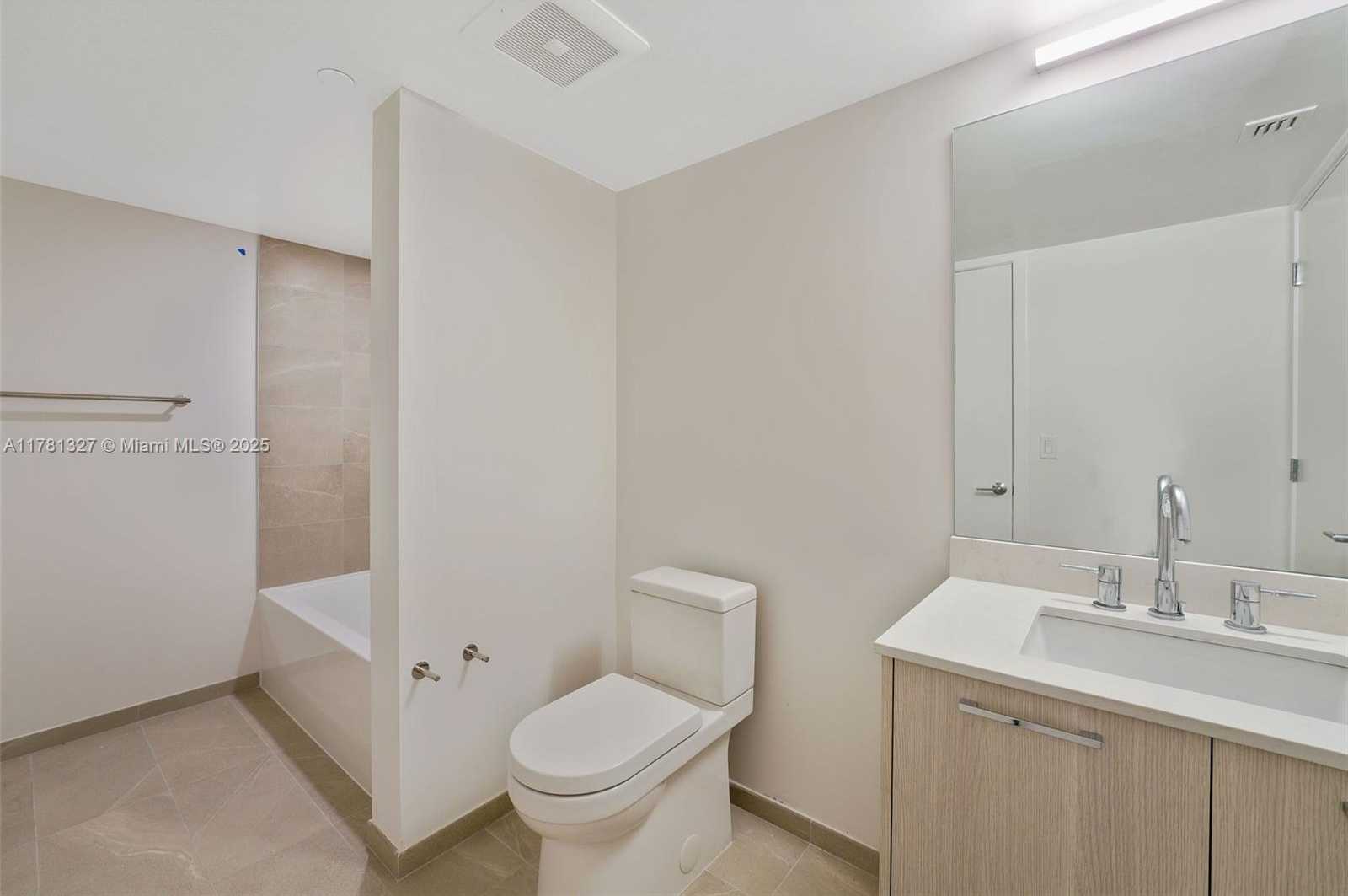 Small Image of 1500 BAY RD #N-0507, Miami Beach Number 20