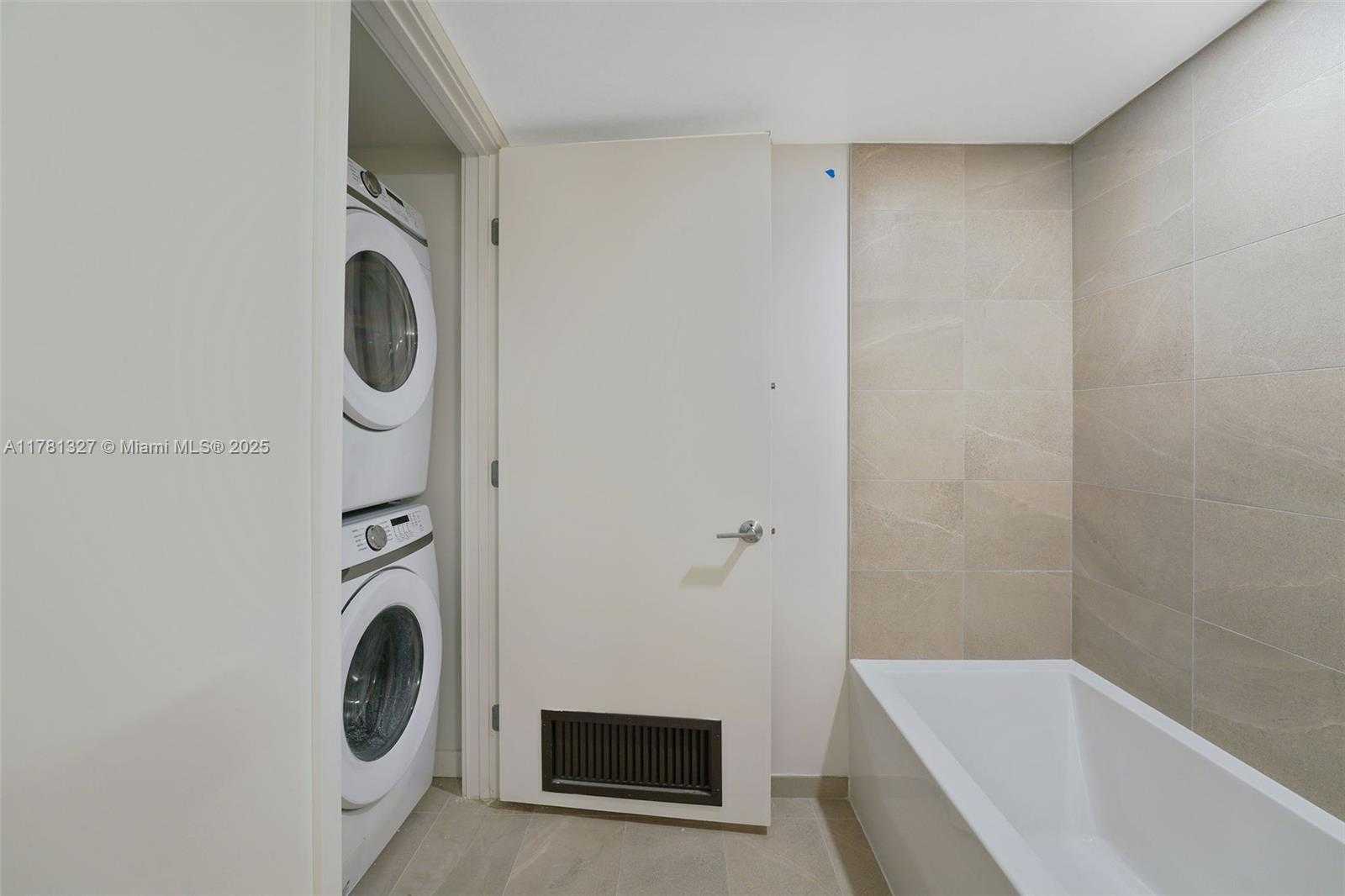Small Image of 1500 BAY RD #N-0507, Miami Beach Number 21
