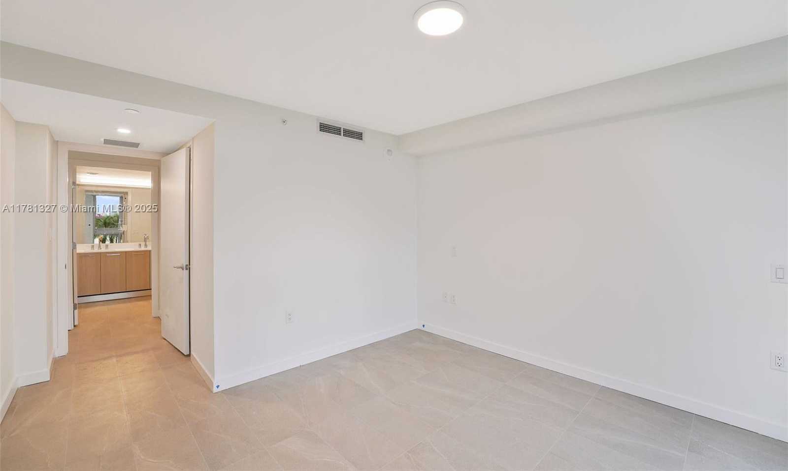 Small Image of 1500 BAY RD #N-0507, Miami Beach Number 22