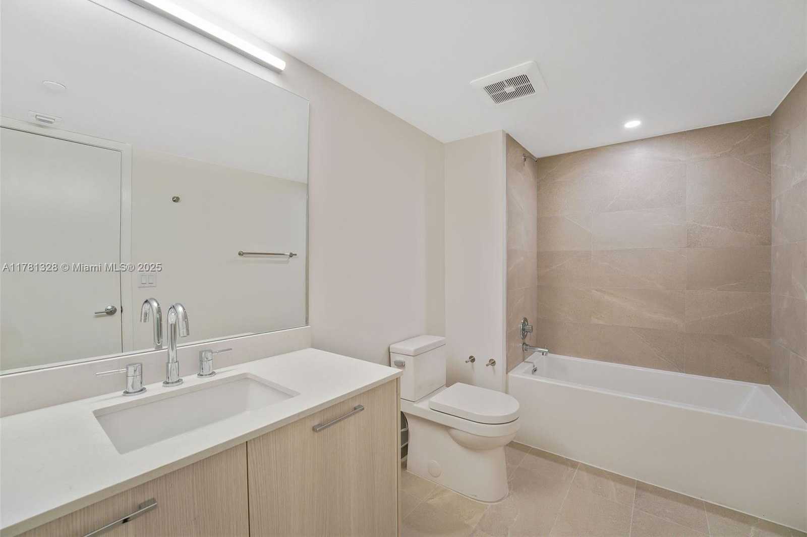 Small Image of 1500 BAY RD #N-0205, Miami Beach Number 26