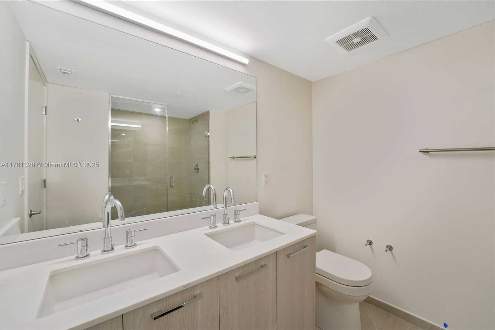 Small Image of 1500 BAY RD #N-0205, Miami Beach Number 27