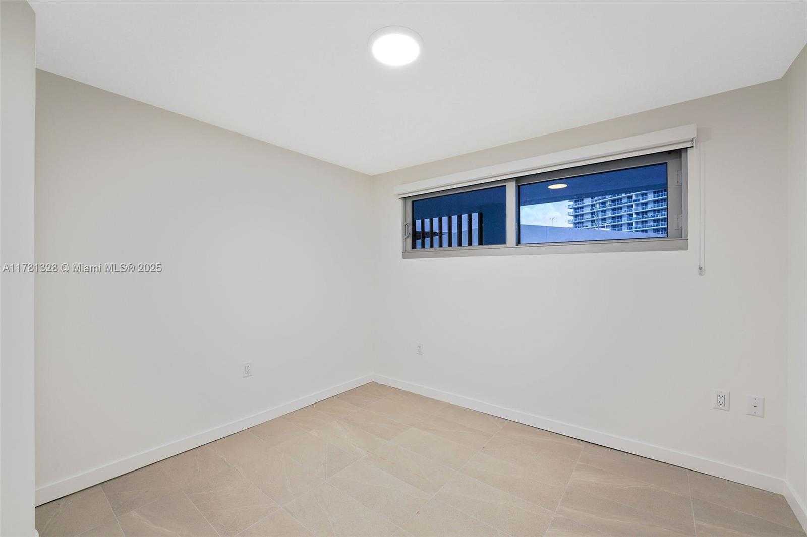 Small Image of 1500 BAY RD #N-0205, Miami Beach Number 29