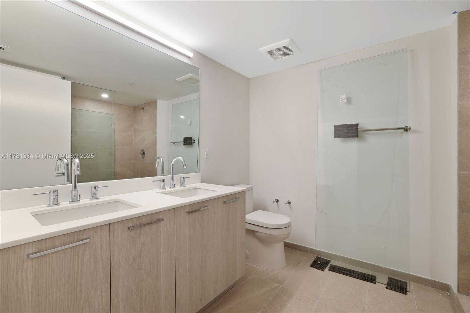 Small Image of 1500 BAY RD #N-0206, Miami Beach Number 16