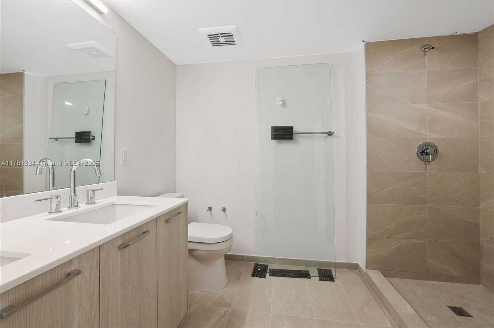 Small Image of 1500 BAY RD #N-0206, Miami Beach Number 17