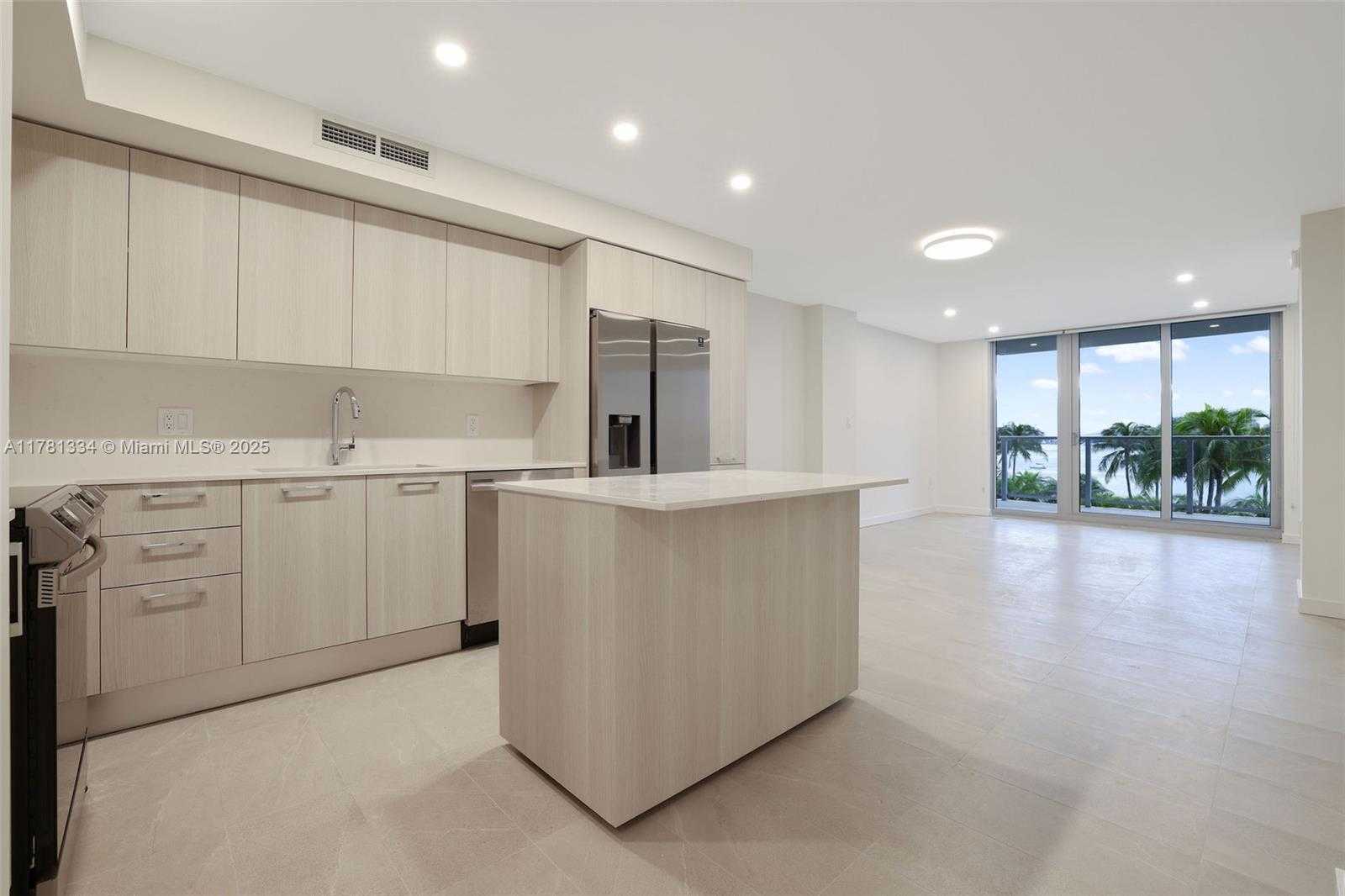 Small Image of 1500 BAY RD #N-0206, Miami Beach Number 2
