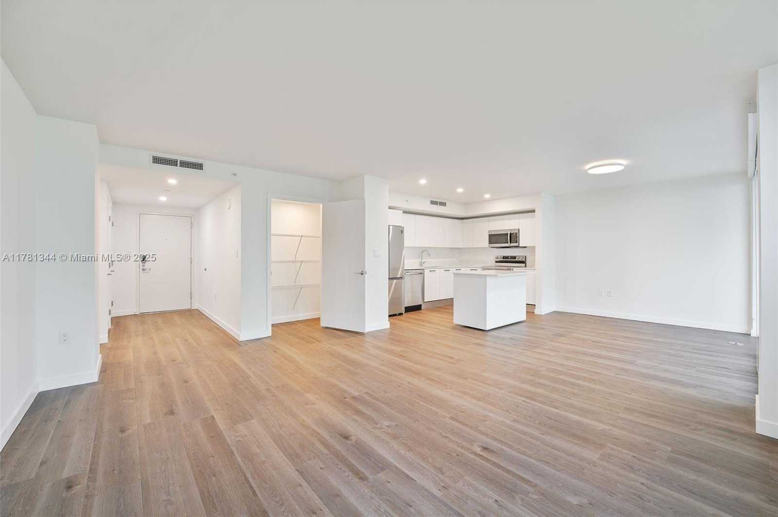Small Image of 1500 BAY RD #N-0717, Miami Beach Number 11