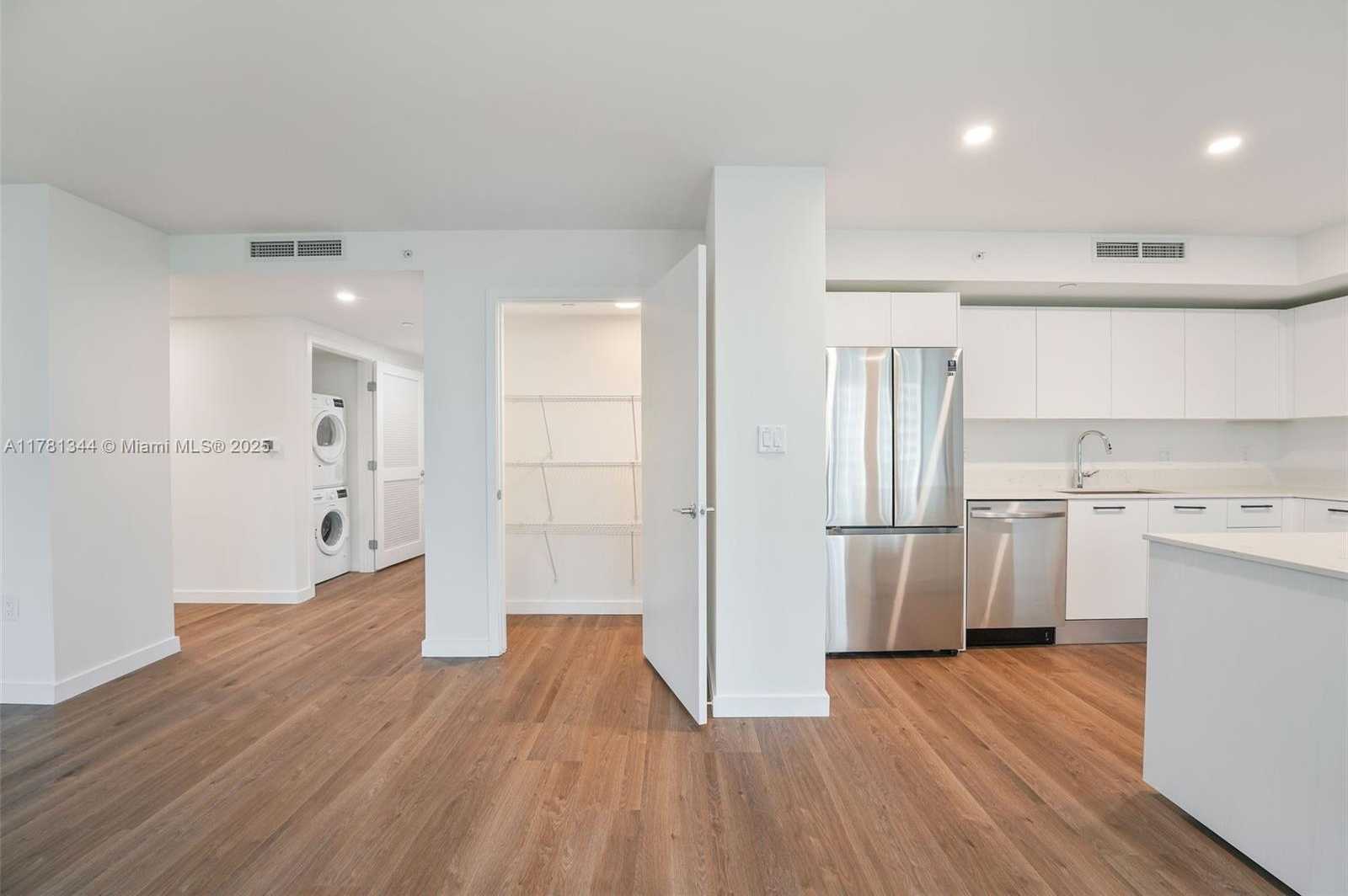 Small Image of 1500 BAY RD #N-0717, Miami Beach Number 12