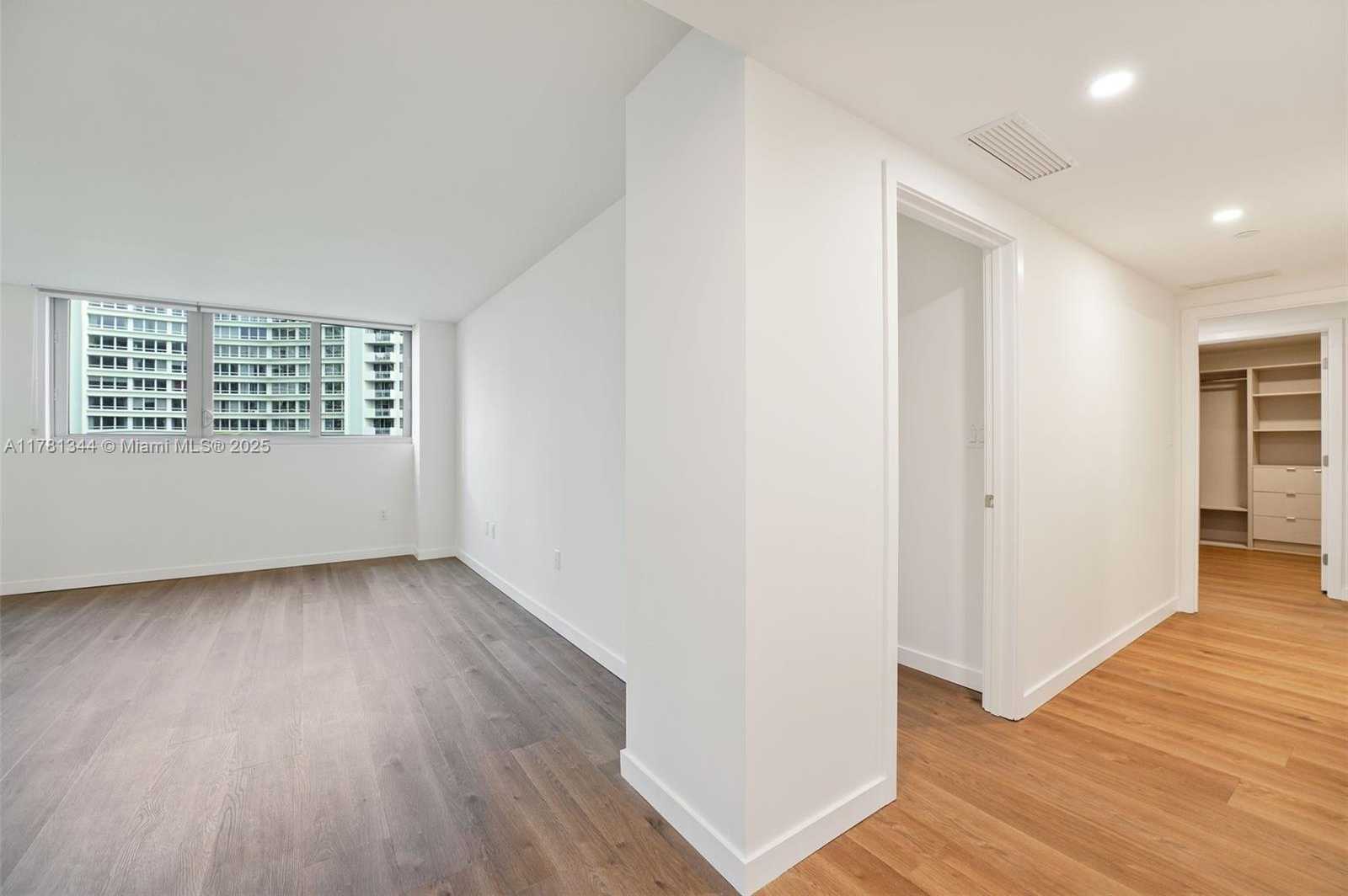 Small Image of 1500 BAY RD #N-0717, Miami Beach Number 18