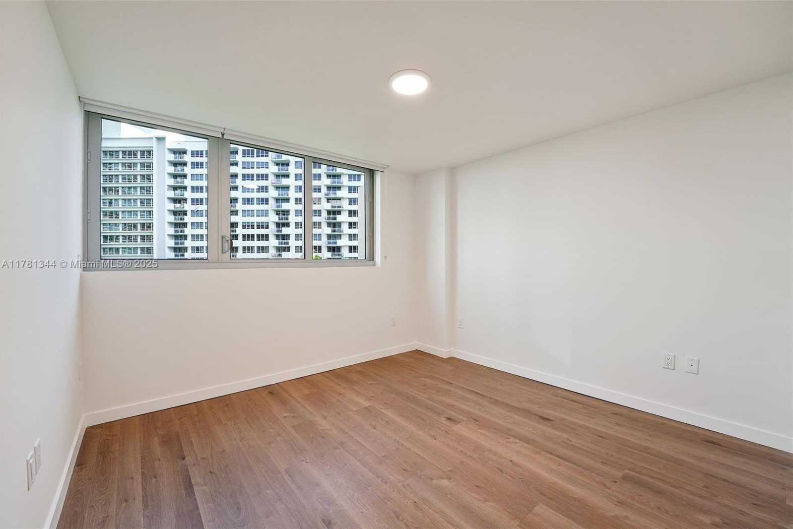 Small Image of 1500 BAY RD #N-0717, Miami Beach Number 20