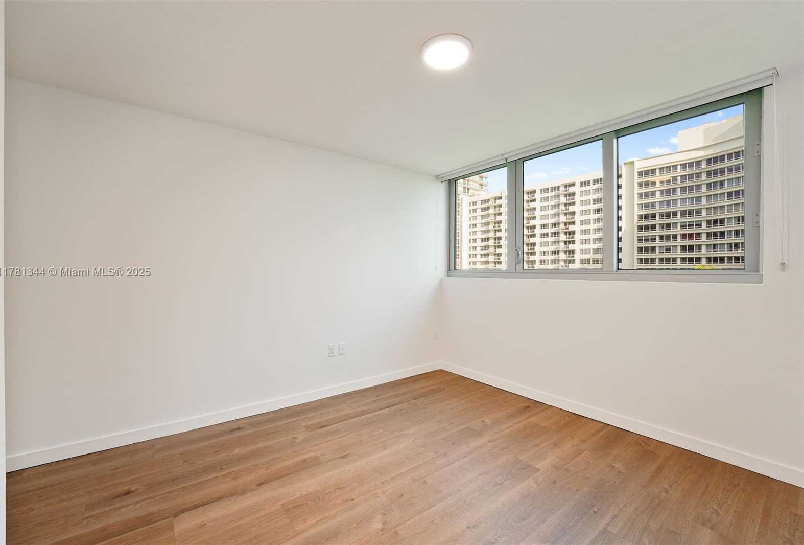 Small Image of 1500 BAY RD #N-0717, Miami Beach Number 21