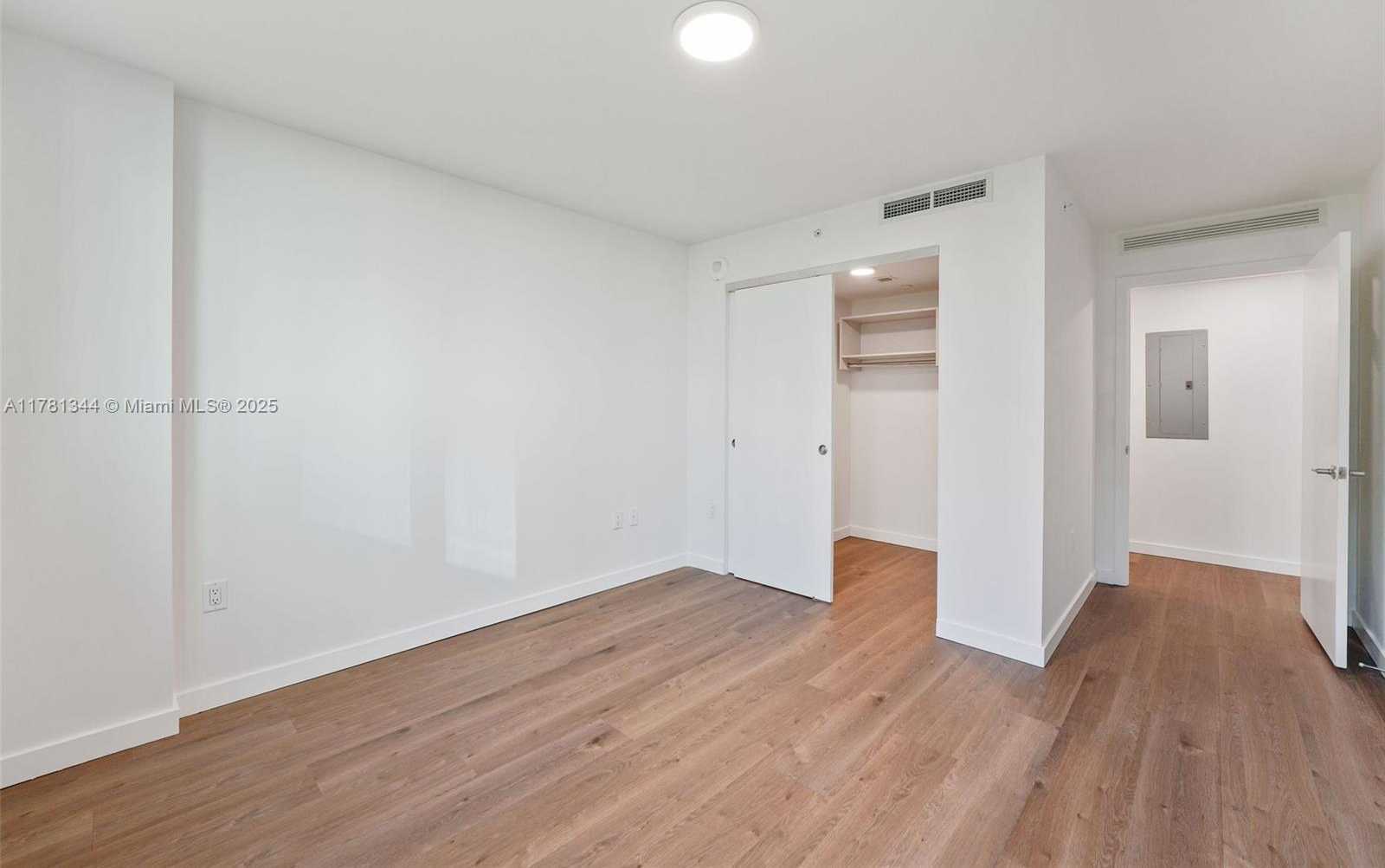 Small Image of 1500 BAY RD #N-0717, Miami Beach Number 22