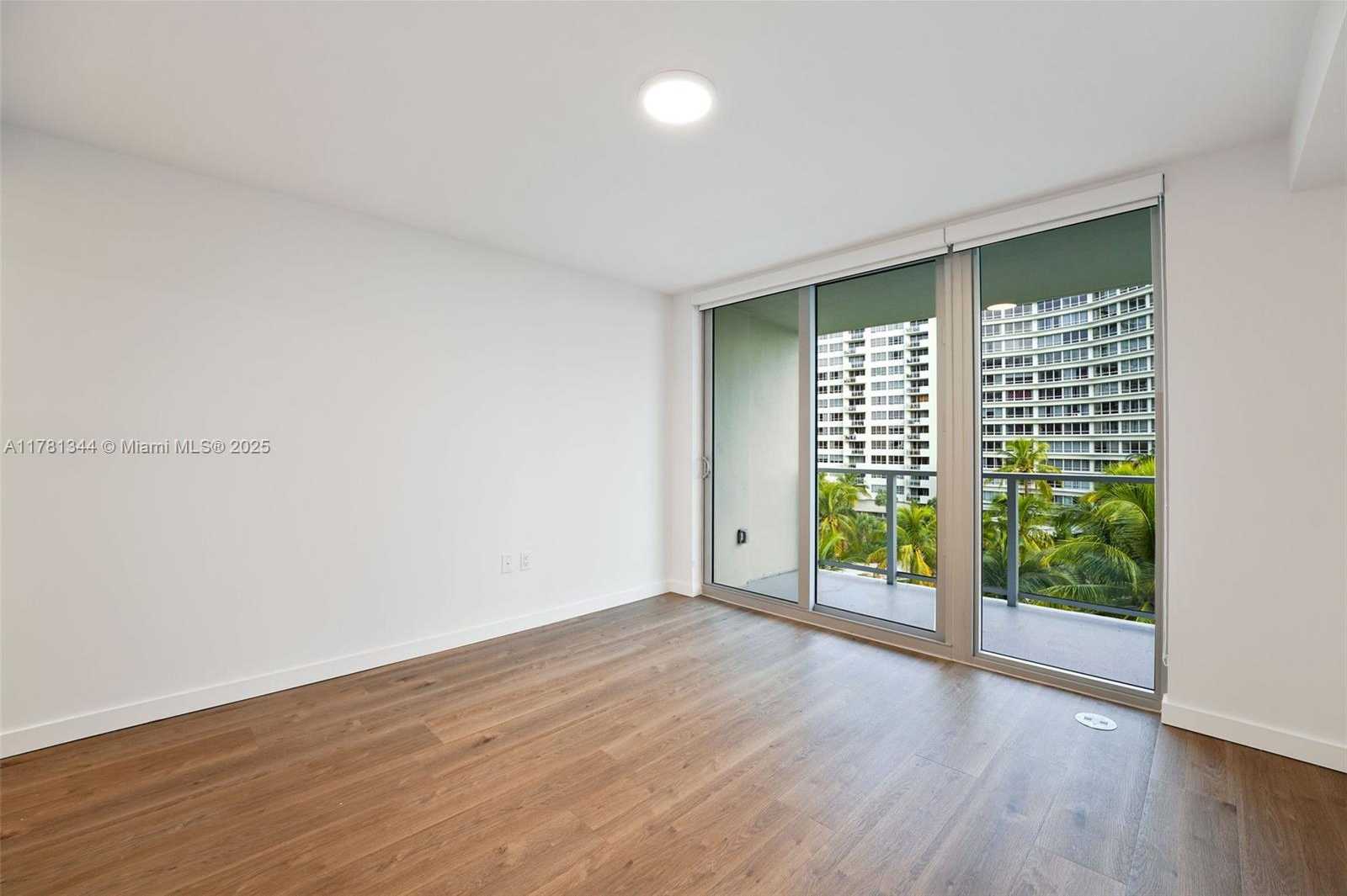 Small Image of 1500 BAY RD #N-0717, Miami Beach Number 27