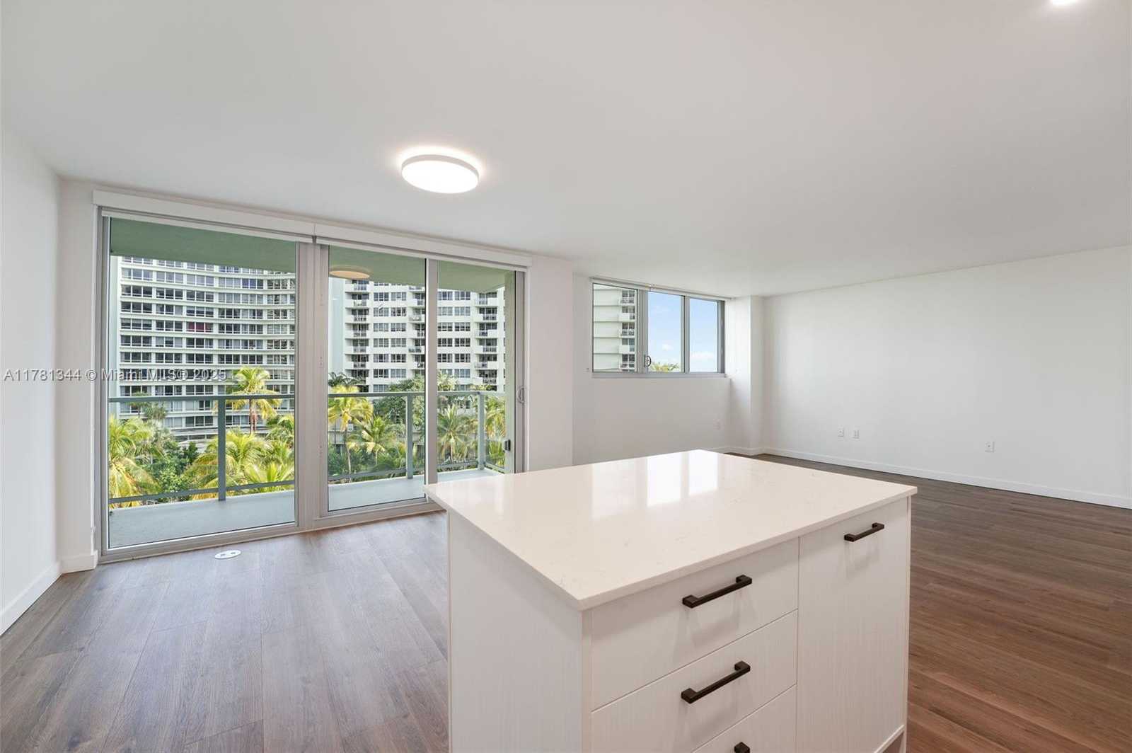 Small Image of 1500 BAY RD #N-0717, Miami Beach Number 5