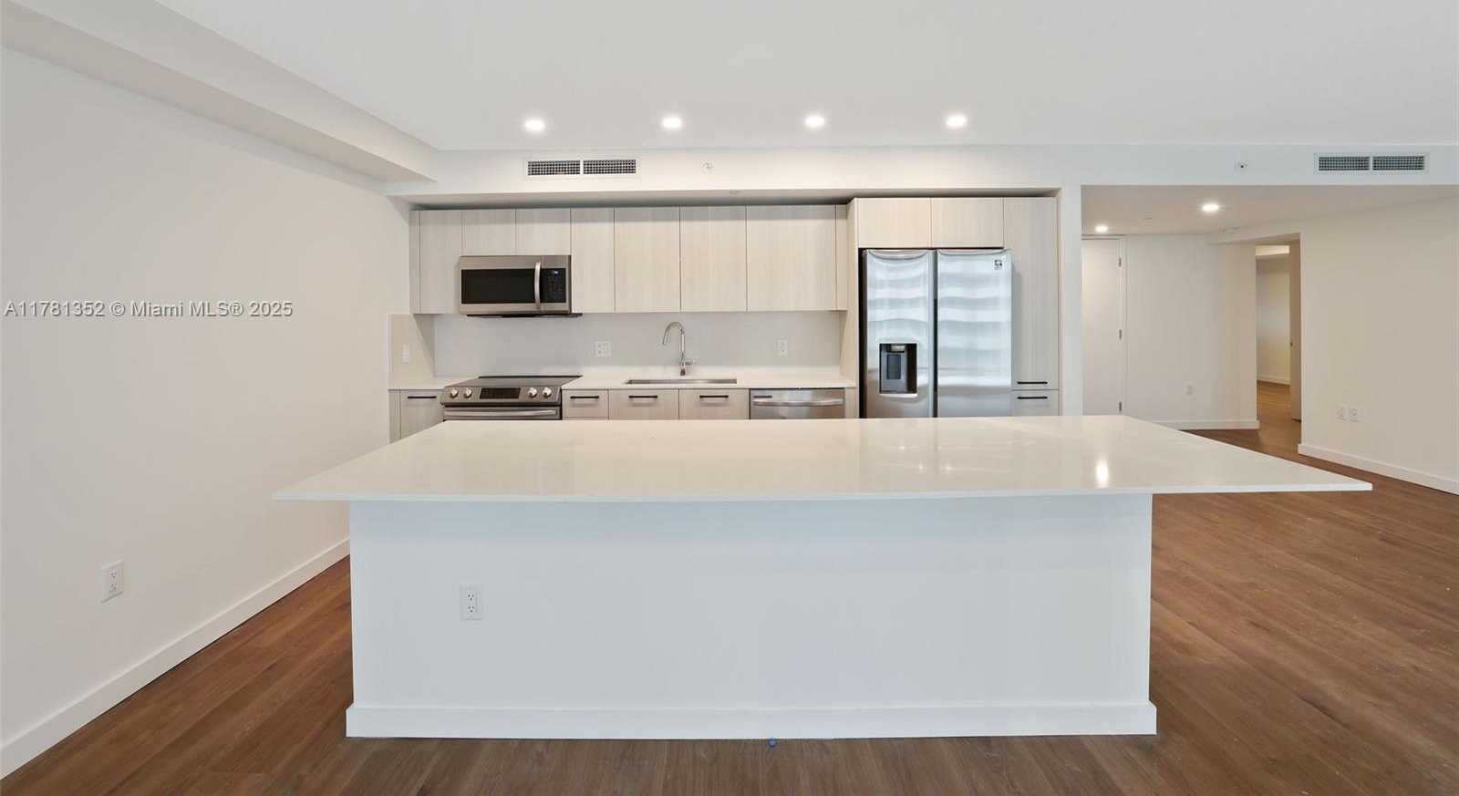 Small Image of 1500 BAY RD #N-0229, Miami Beach Number 10