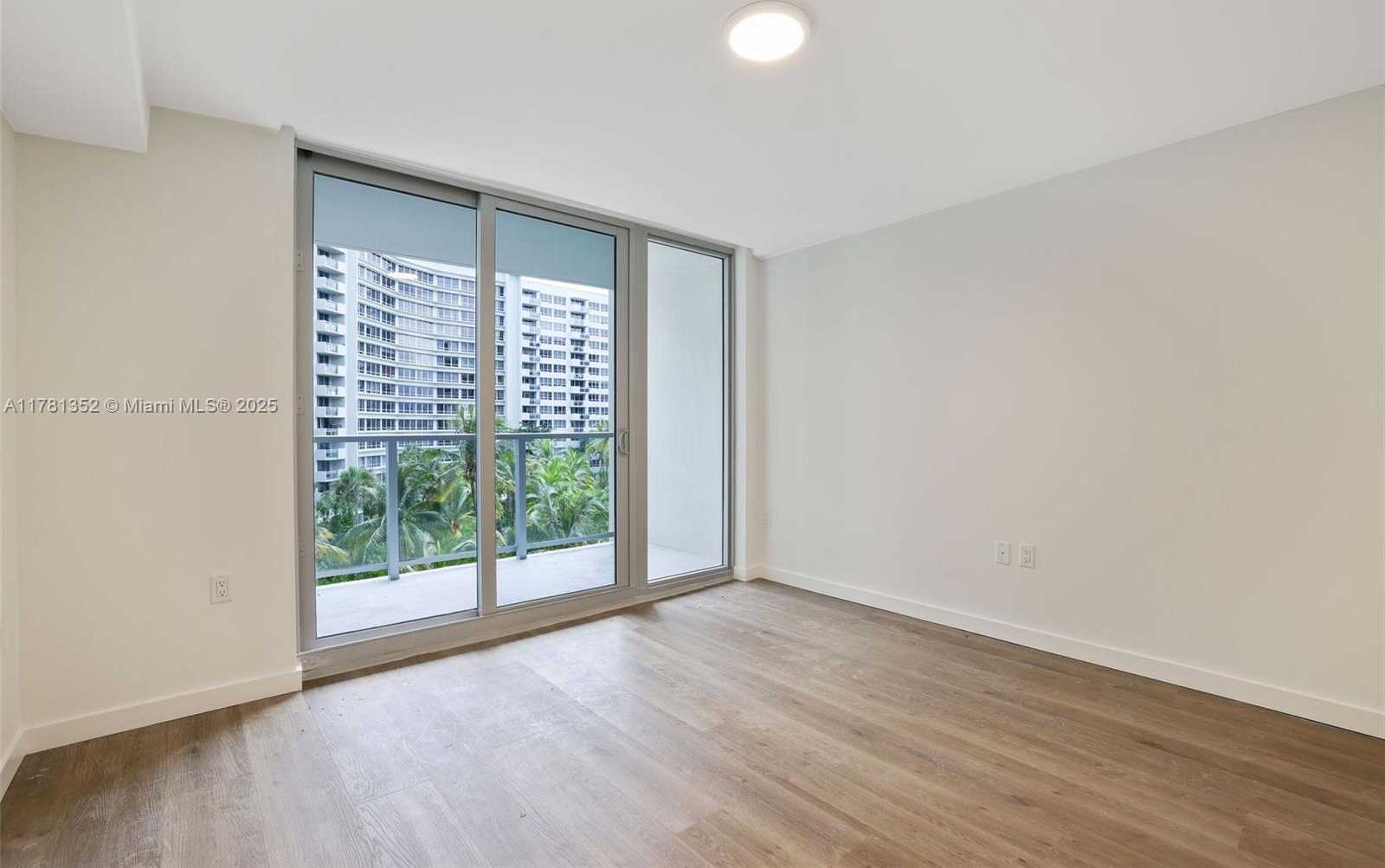 Small Image of 1500 BAY RD #N-0229, Miami Beach Number 15