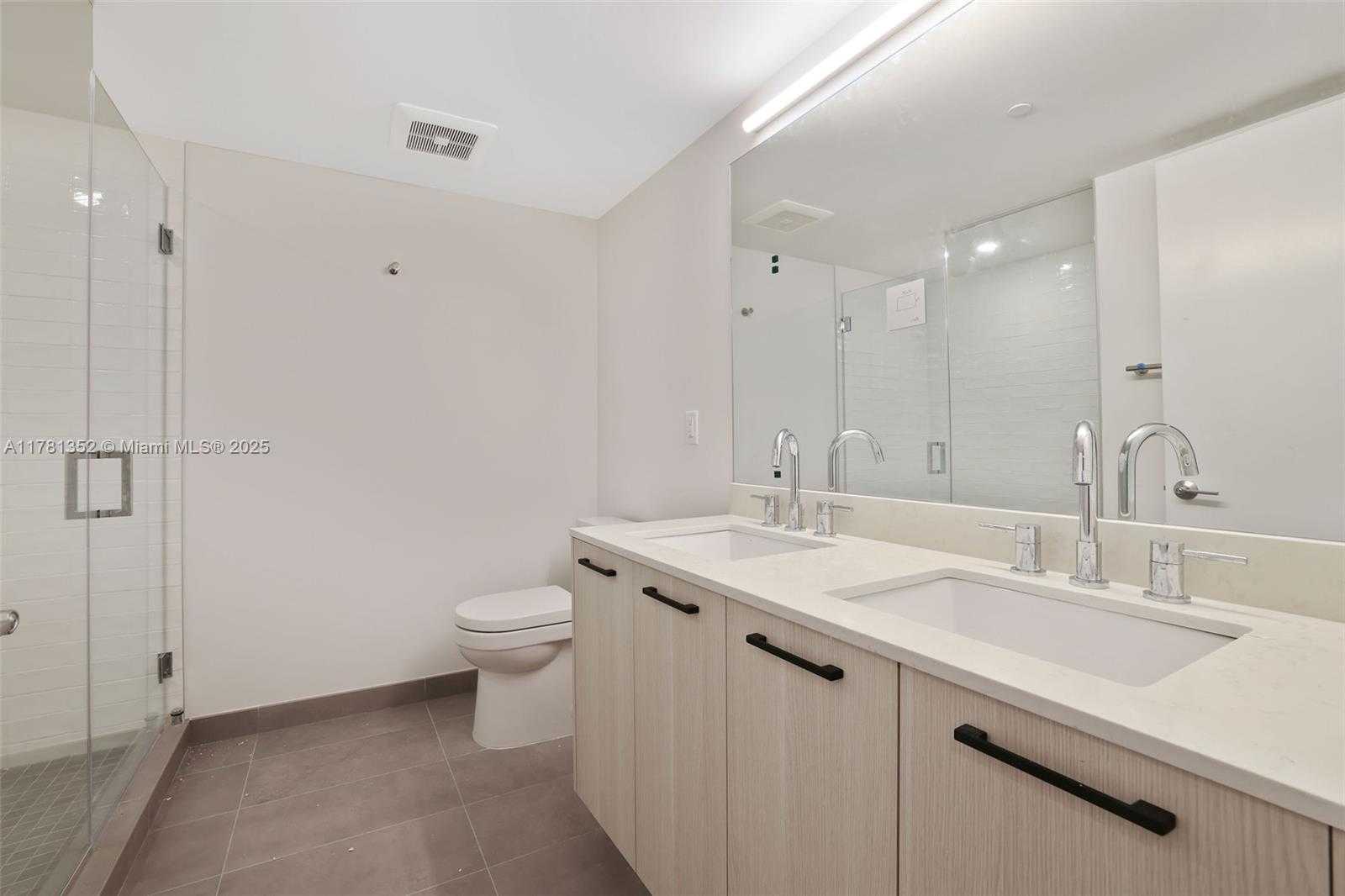 Small Image of 1500 BAY RD #N-0229, Miami Beach Number 19