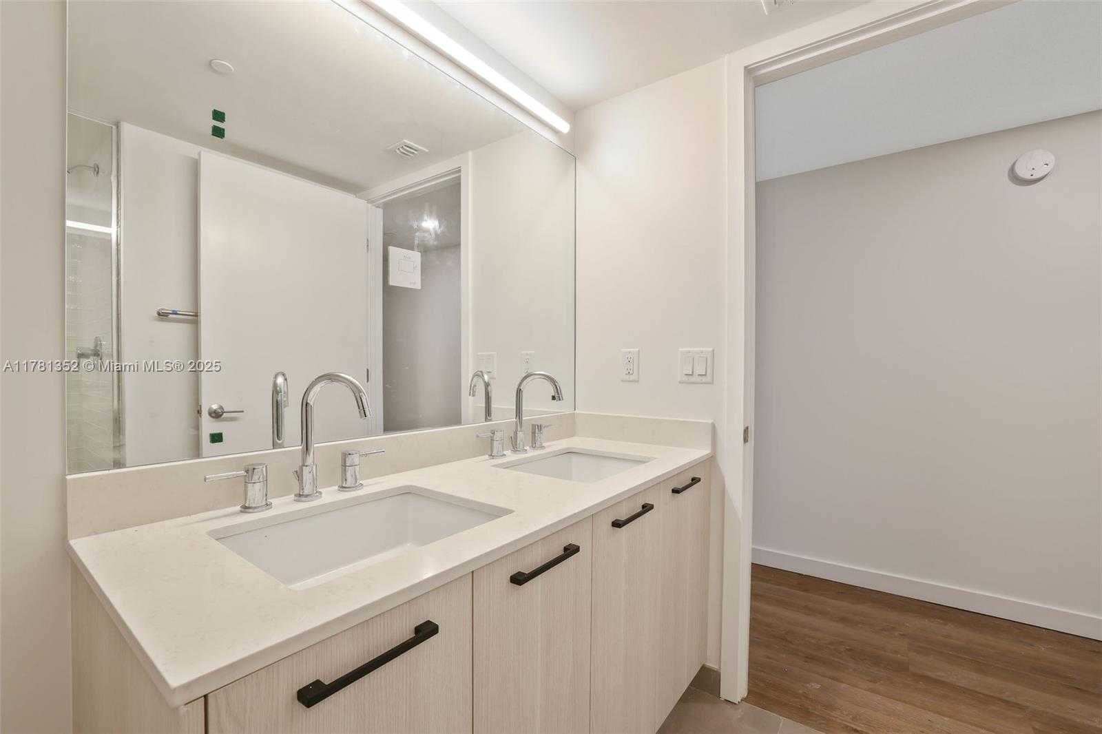 Small Image of 1500 BAY RD #N-0229, Miami Beach Number 20
