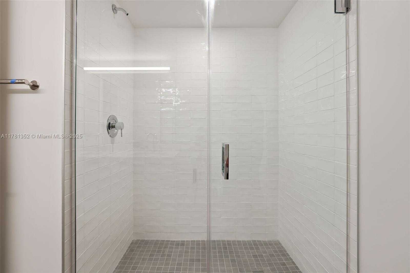 Small Image of 1500 BAY RD #N-0229, Miami Beach Number 21