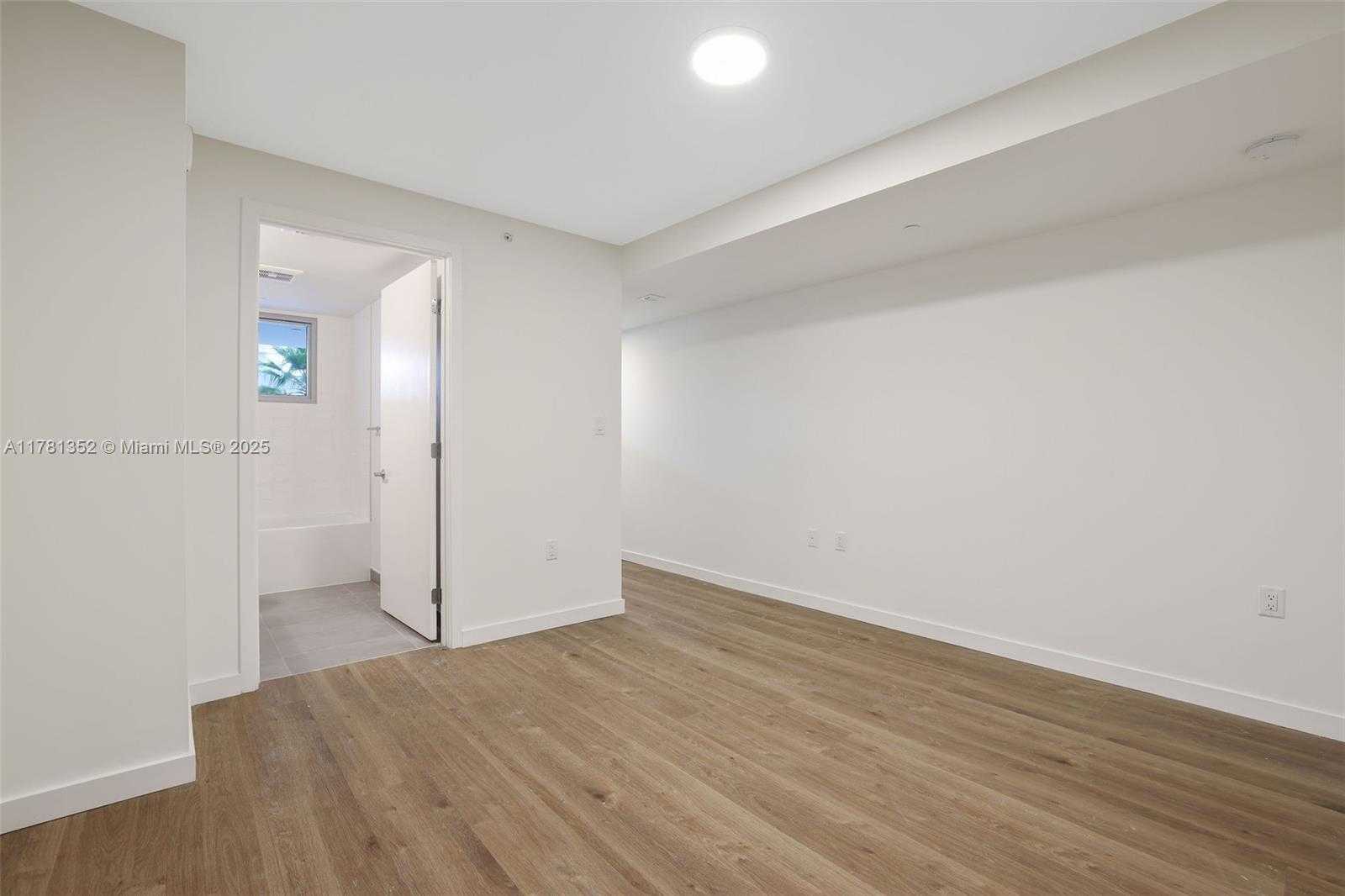 Small Image of 1500 BAY RD #N-0229, Miami Beach Number 24