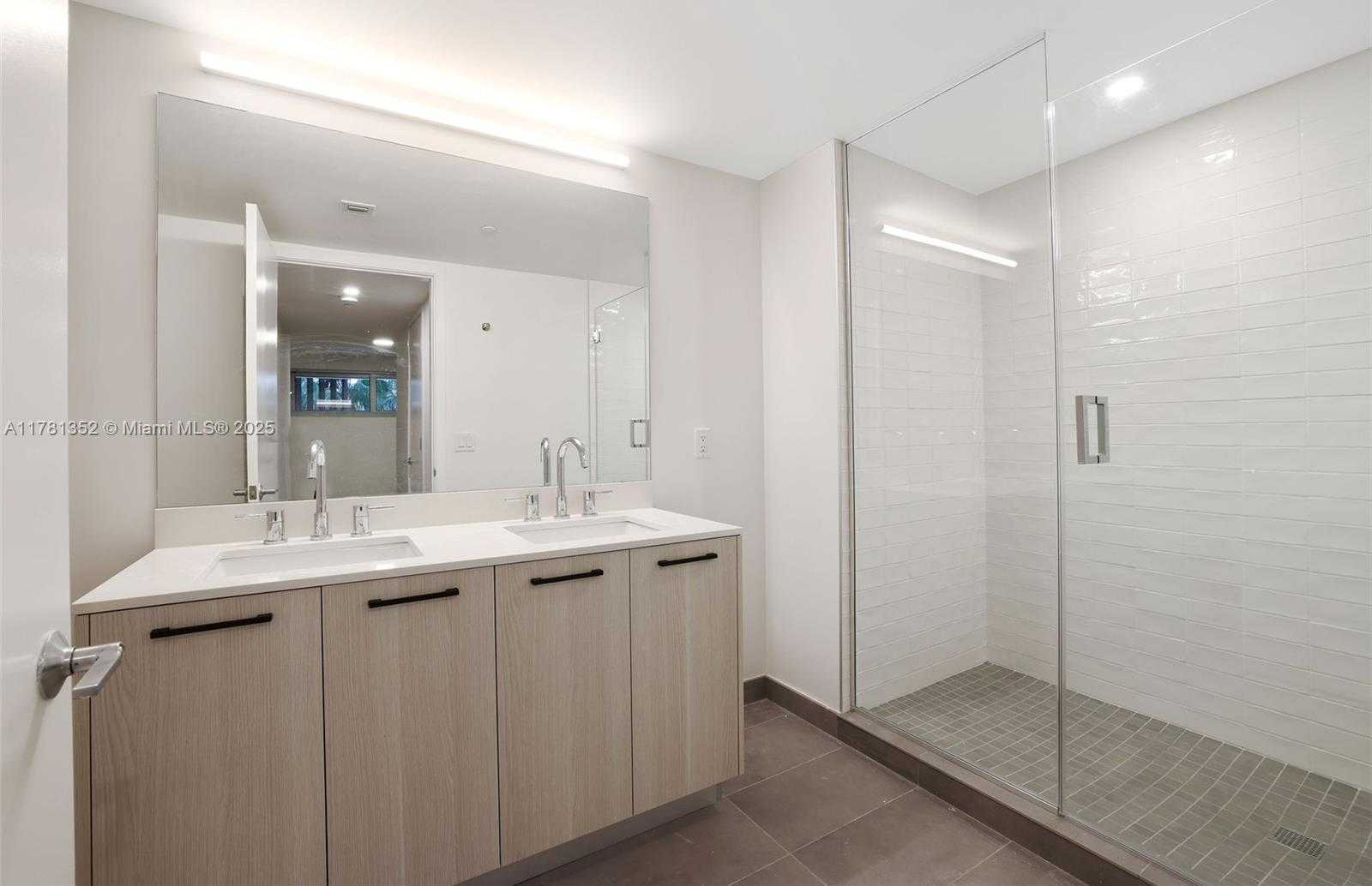Small Image of 1500 BAY RD #N-0229, Miami Beach Number 29