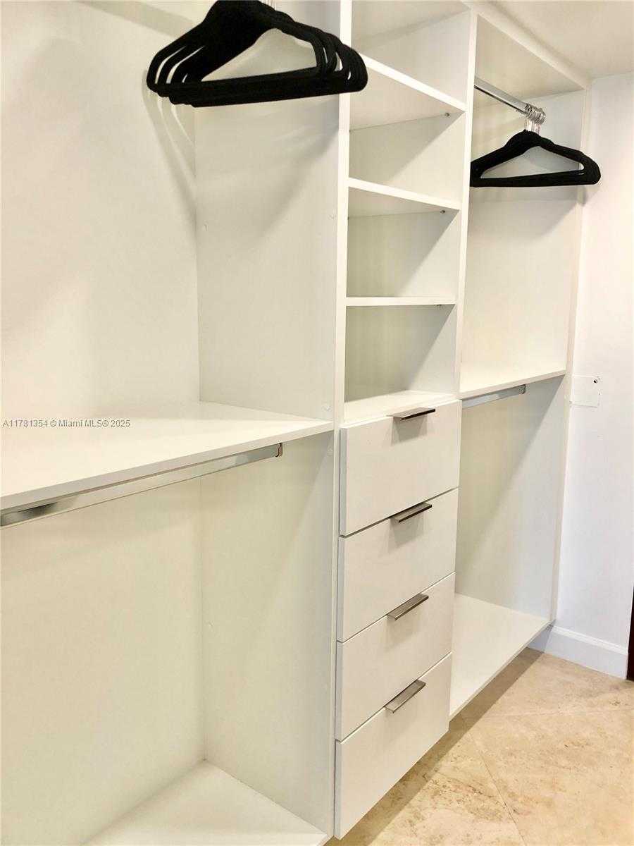 Small Image of 1717 NORTH BAYSHORE DR #A-1534, Miami Number 11