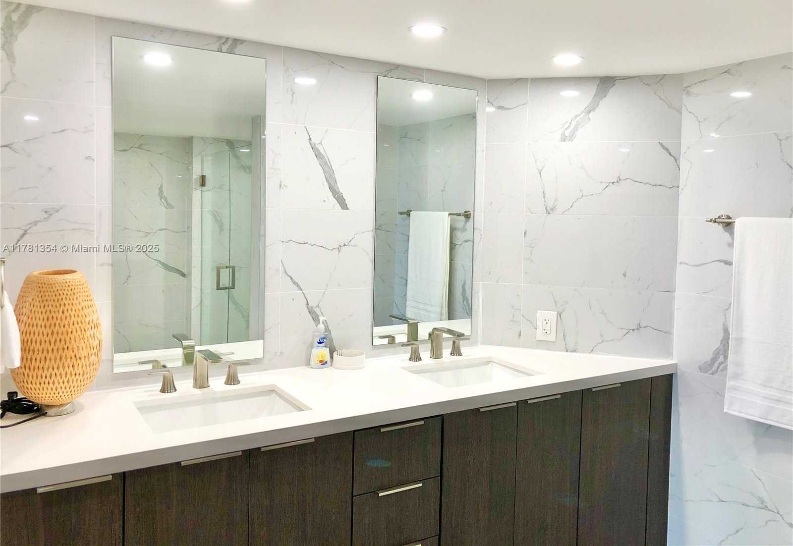 Small Image of 1717 NORTH BAYSHORE DR #A-1534, Miami Number 12