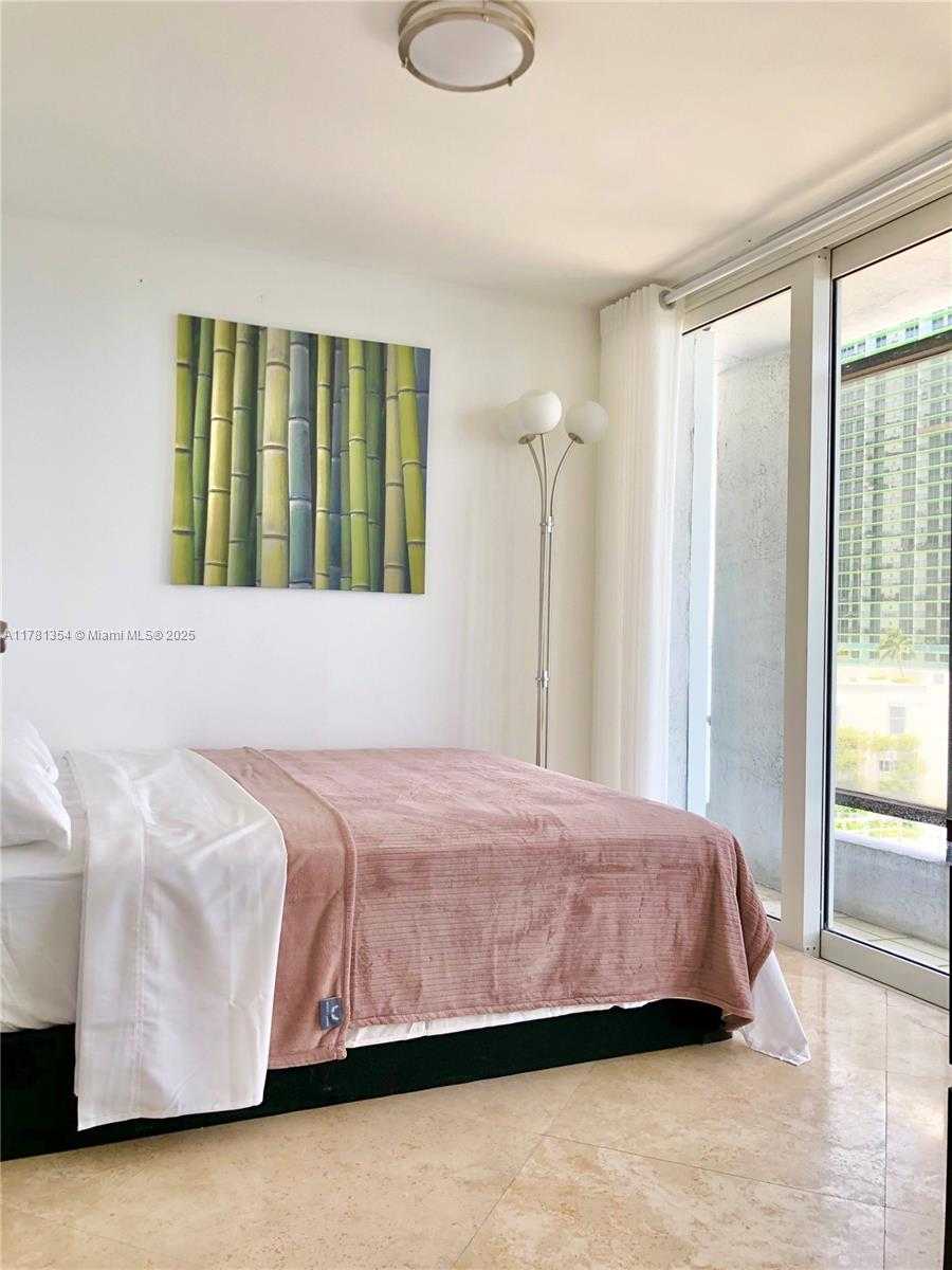 Small Image of 1717 NORTH BAYSHORE DR #A-1534, Miami Number 15