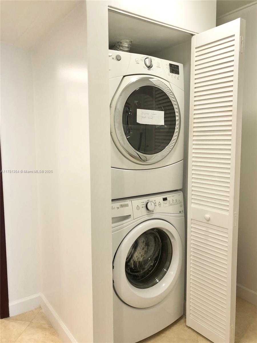 Small Image of 1717 NORTH BAYSHORE DR #A-1534, Miami Number 16