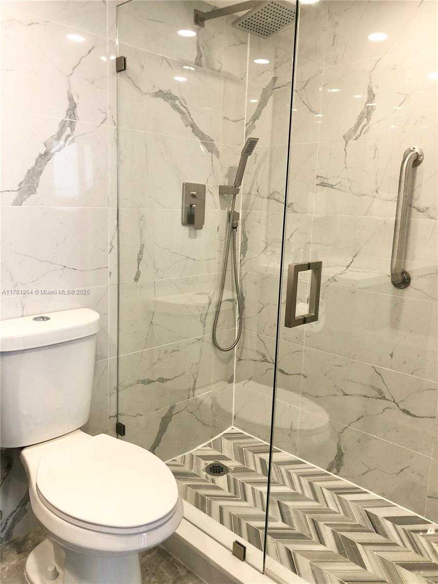 Small Image of 1717 NORTH BAYSHORE DR #A-1534, Miami Number 9