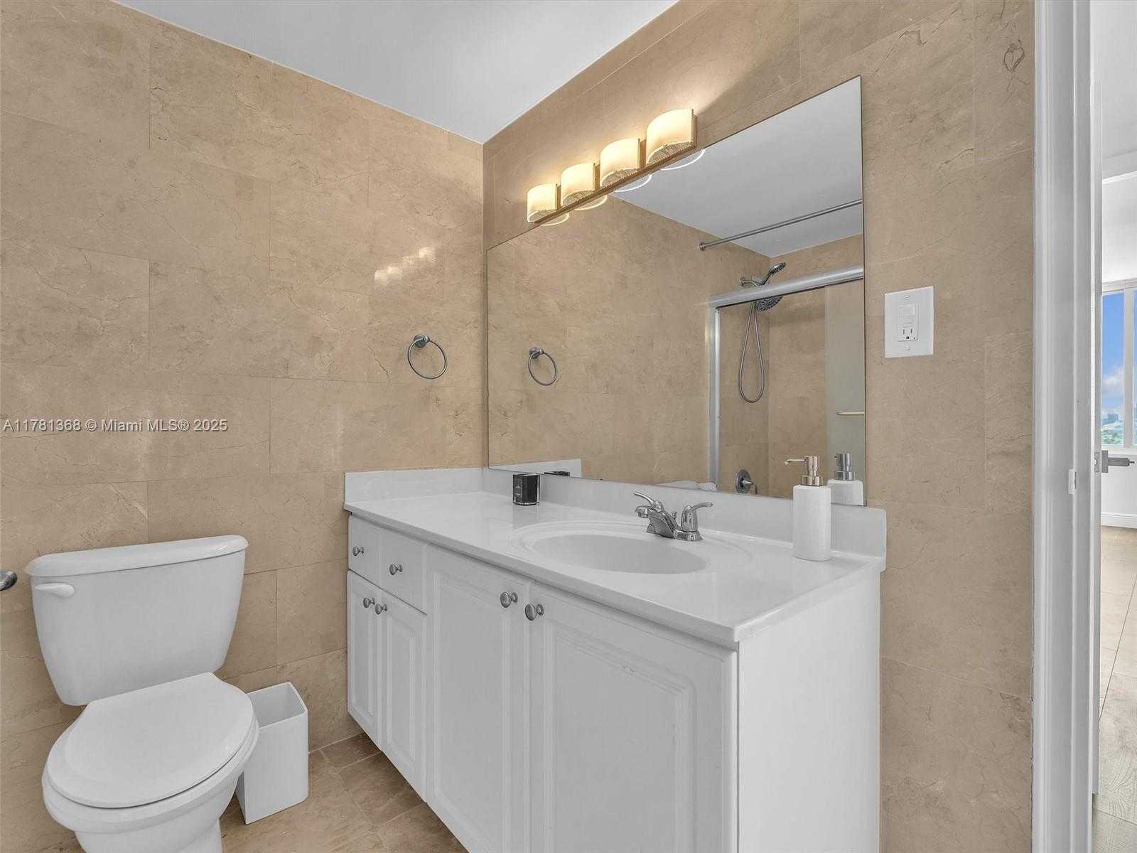 Small Image of 1000 WEST AVE #1014, Miami Beach Number 15