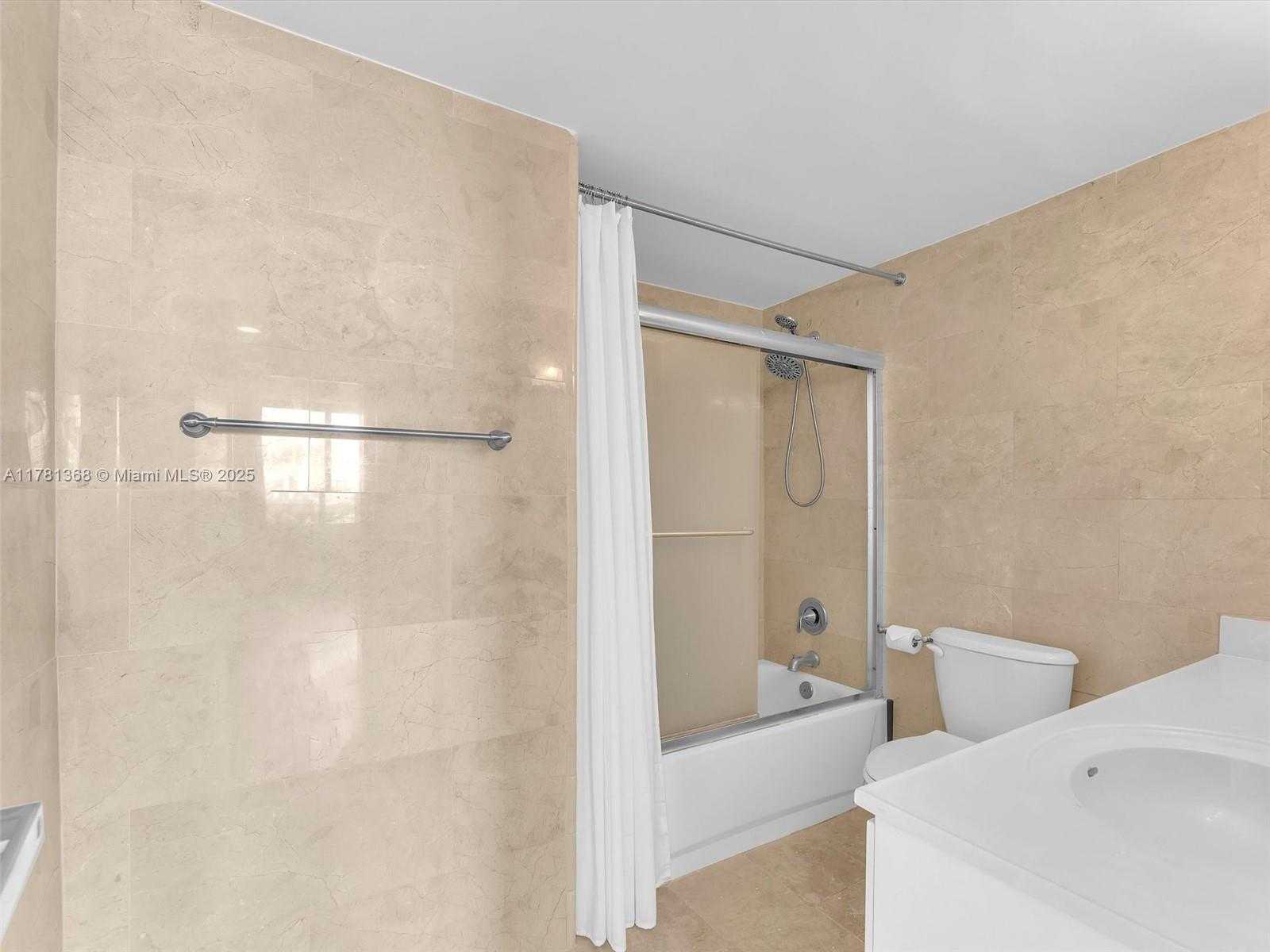 Small Image of 1000 WEST AVE #1014, Miami Beach Number 16