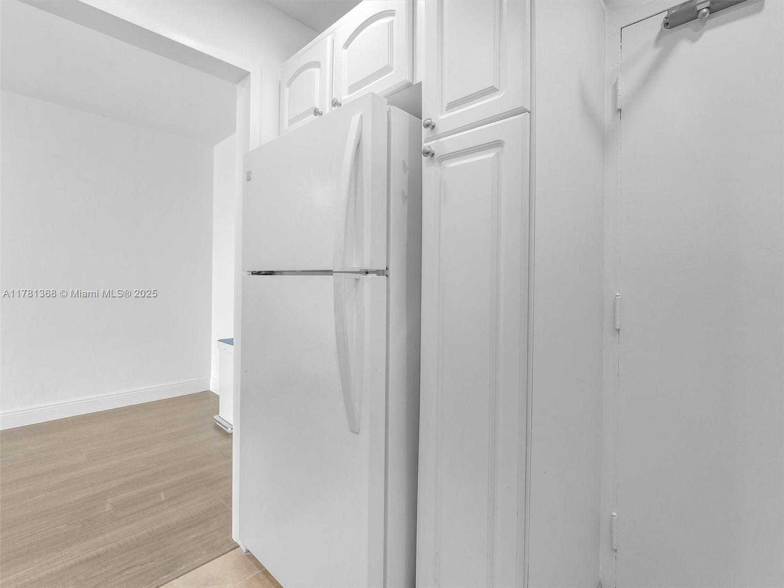 Small Image of 1000 WEST AVE #1014, Miami Beach Number 19