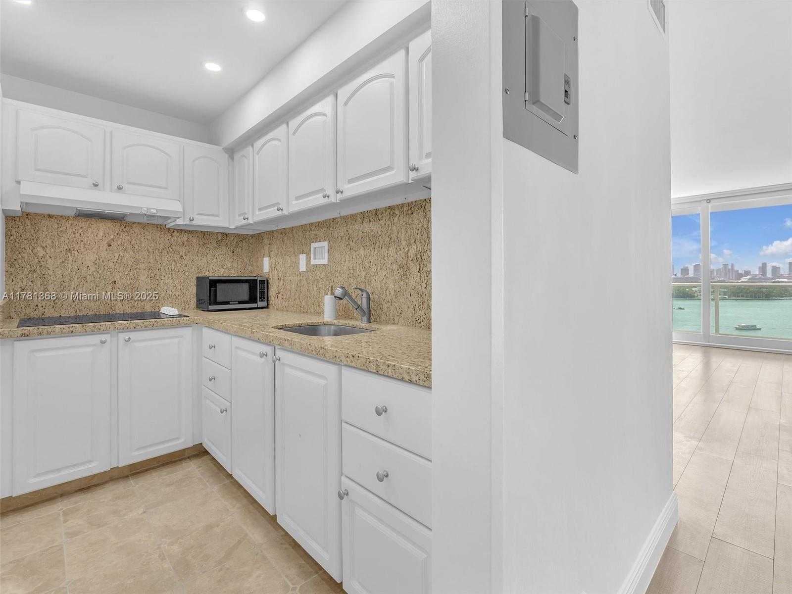 Small Image of 1000 WEST AVE #1014, Miami Beach Number 20
