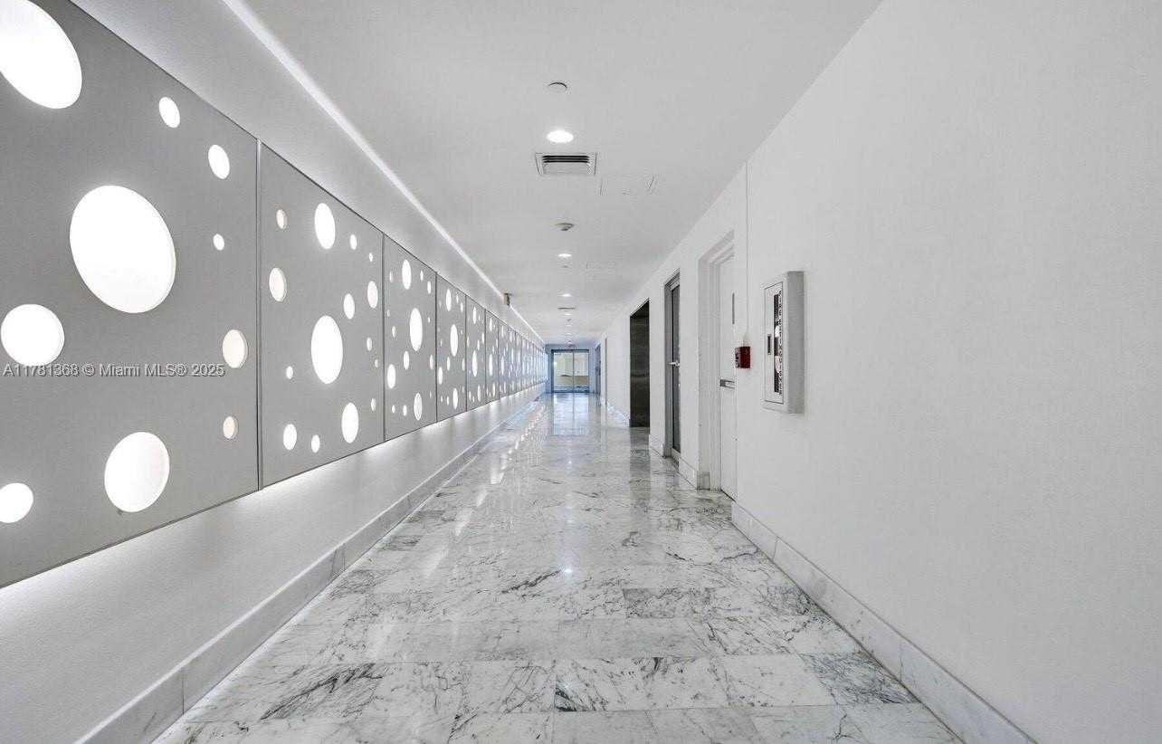 Small Image of 1000 WEST AVE #1014, Miami Beach Number 22