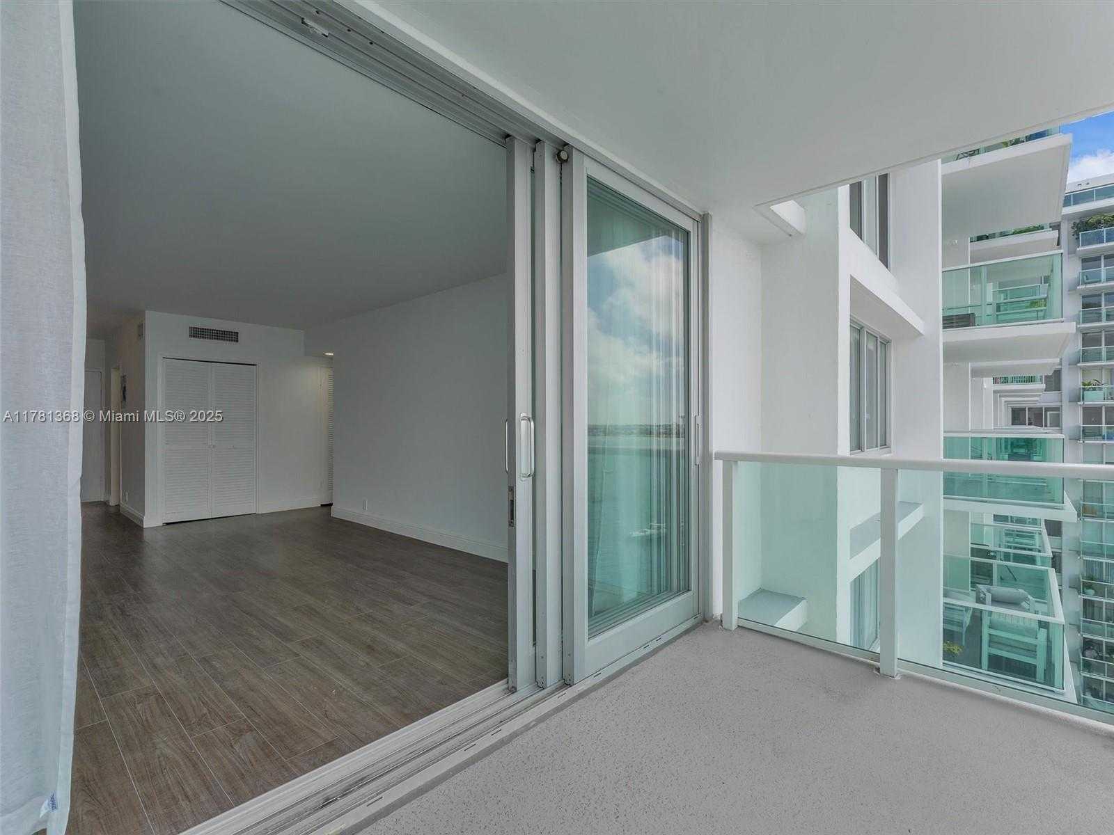 Small Image of 1000 WEST AVE #1014, Miami Beach Number 5