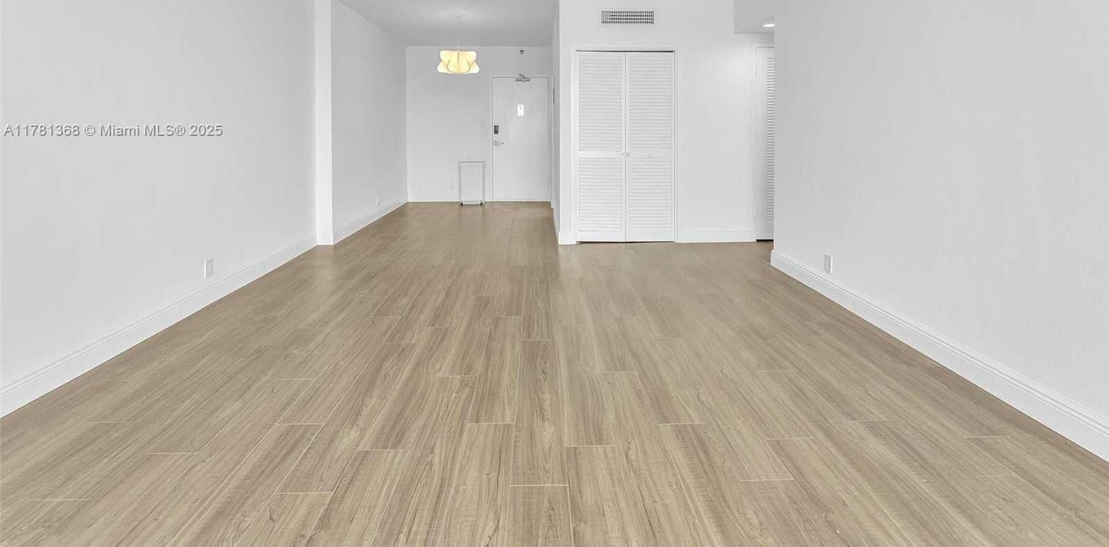 Small Image of 1000 WEST AVE #1014, Miami Beach Number 8
