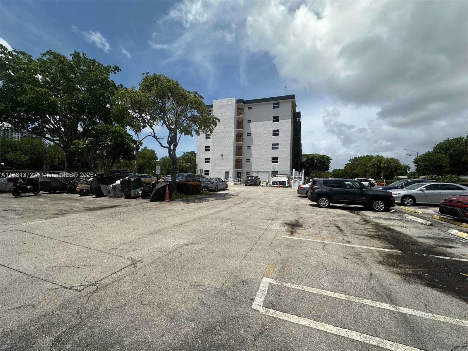 Small Image of 16851 NORTH EAST 23RD AVE #B101, North Miami Beach Number 27