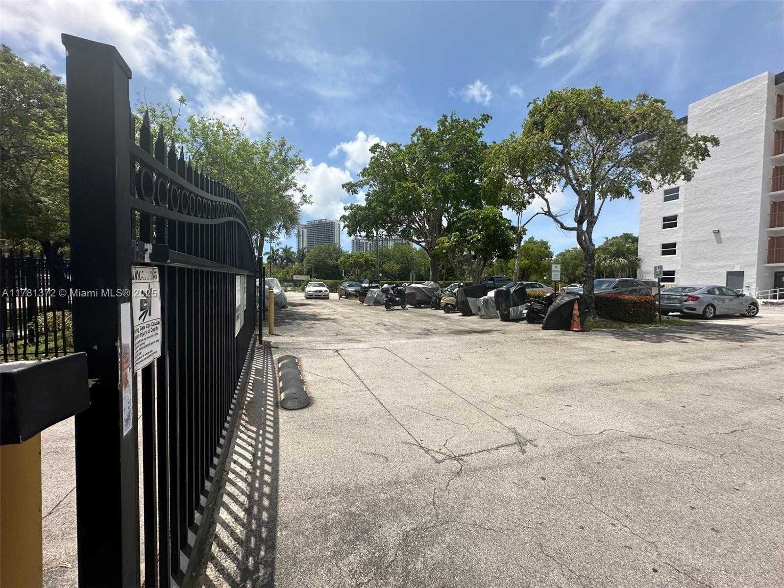 Small Image of 16851 NORTH EAST 23RD AVE #B101, North Miami Beach Number 28