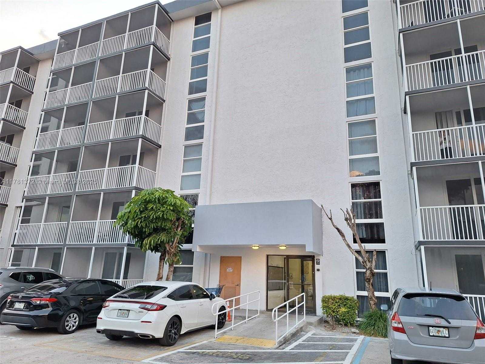 Small Image of 16851 NORTH EAST 23RD AVE #B101, North Miami Beach Number 32