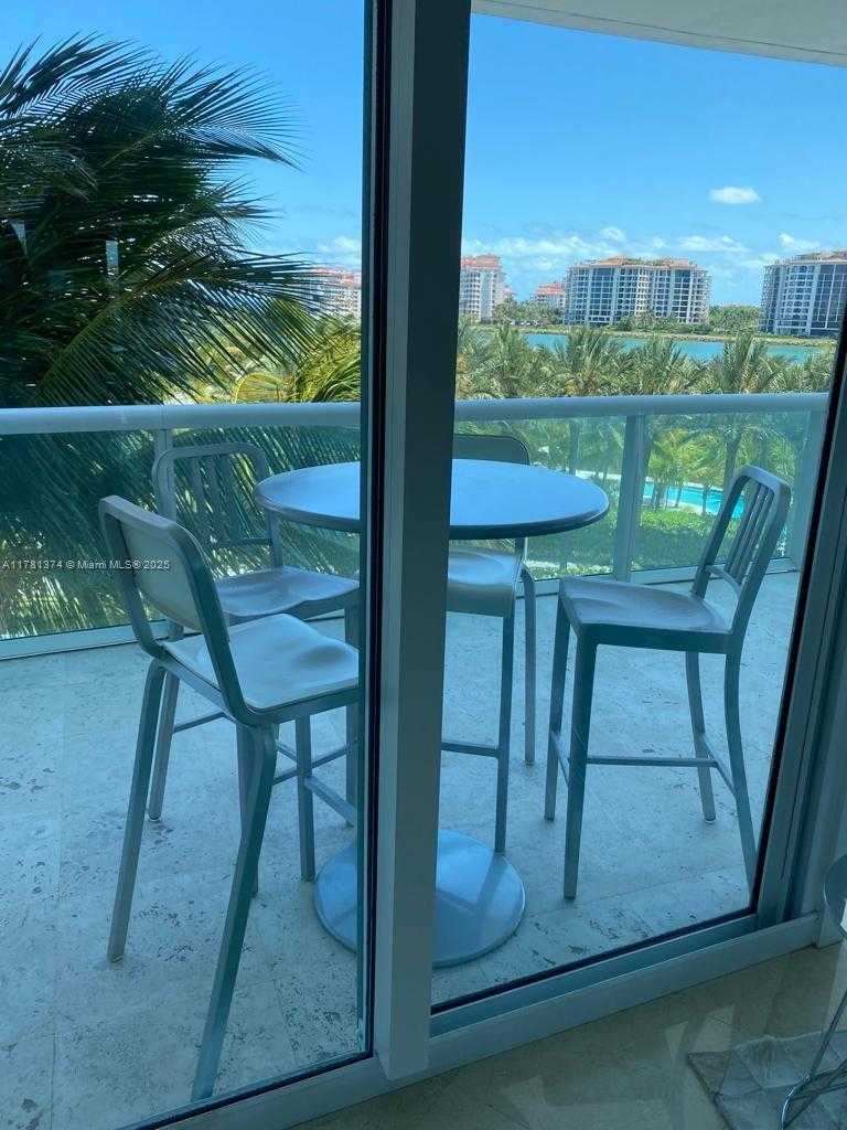 Small Image of 1000 SOUTH POINTE DR #405, Miami Beach Number 10