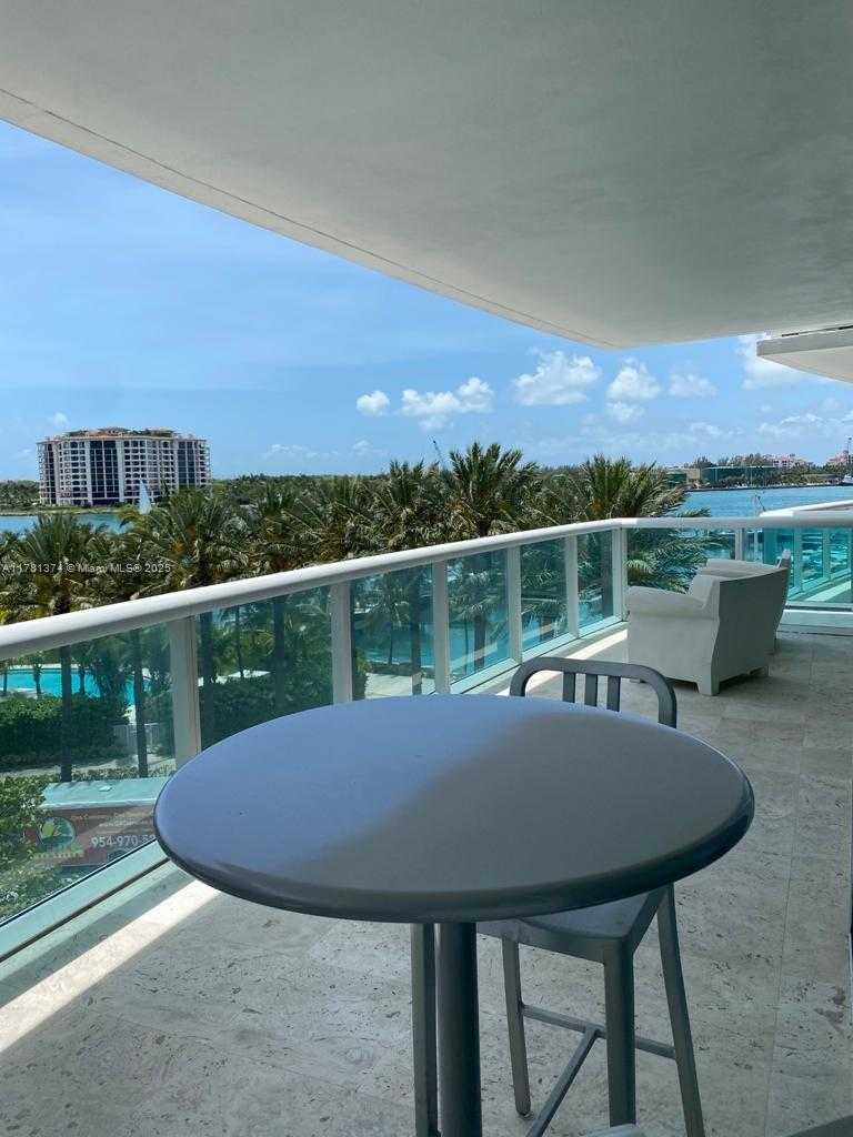 Small Image of 1000 SOUTH POINTE DR #405, Miami Beach Number 5