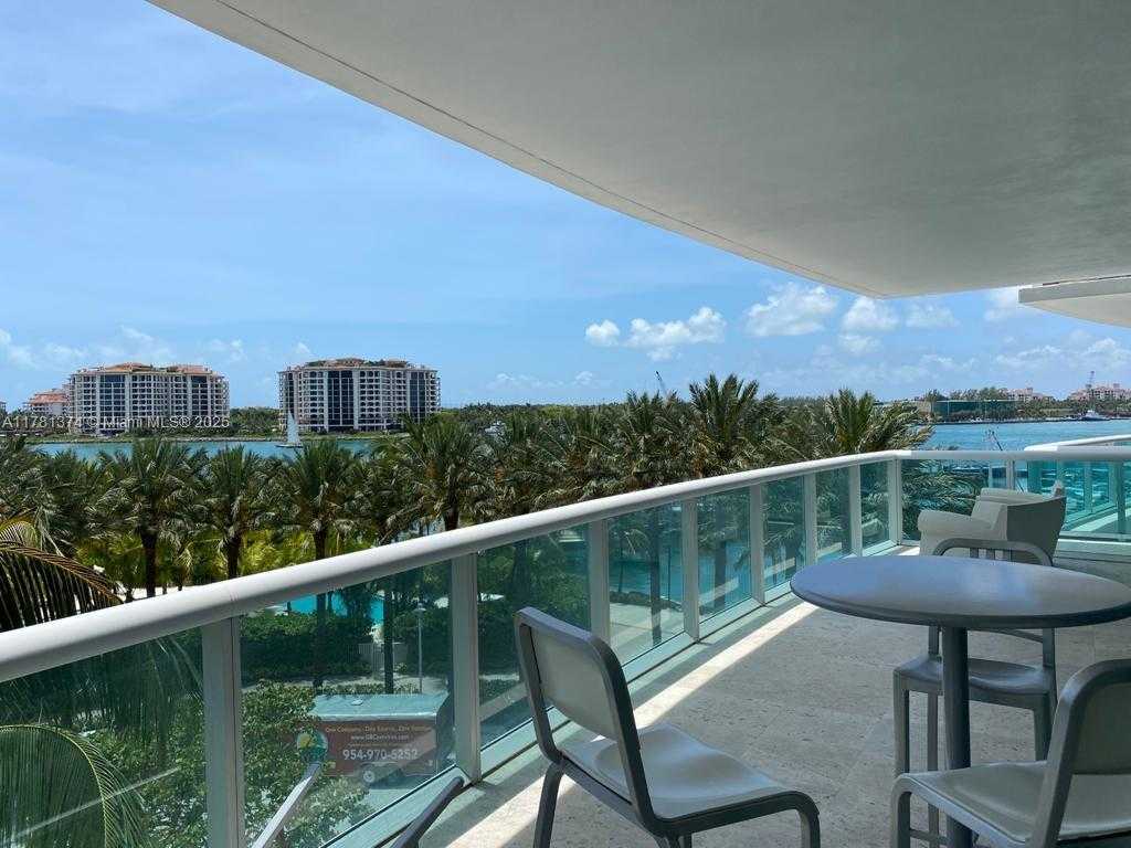 Small Image of 1000 SOUTH POINTE DR #405, Miami Beach Number 6