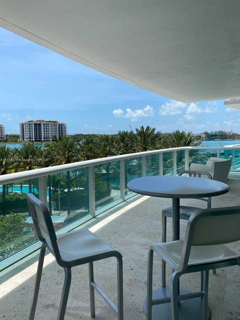 Small Image of 1000 SOUTH POINTE DR #405, Miami Beach Number 7
