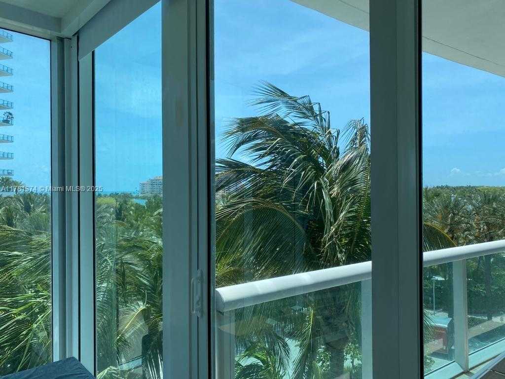 Small Image of 1000 SOUTH POINTE DR #405, Miami Beach Number 8