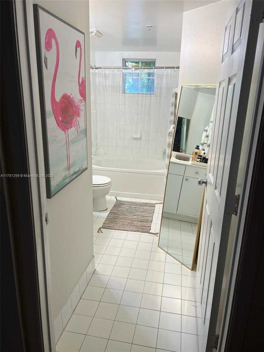 Small Image of 17145 NORTH BAY RD #4102, Sunny Isles Beach Number 3